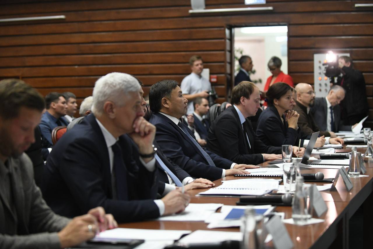 Владислав Ховалыг вошел в попечительский совет Ангаро-Енисейского кластера глубокой переработки металлов Владислав Ховалыг вошел в попечительский совет Ангаро-Енисейского кластера глубокой переработки металлов