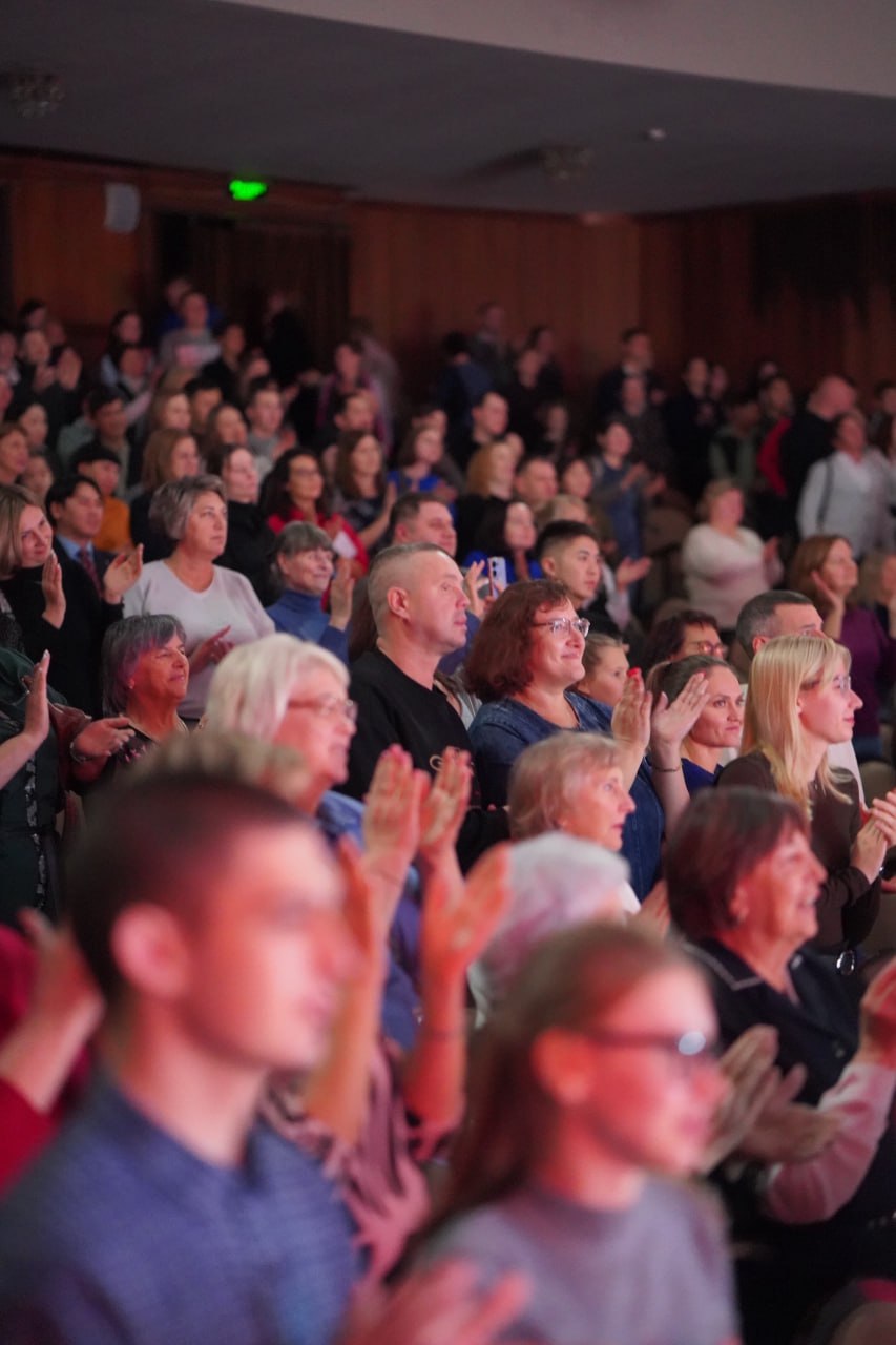 В Красноярске состоялся премьерный показ тувинского мюзикла «Легенда ветров» В Красноярске состоялся премьерный показ тувинского мюзикла «Легенда ветров»