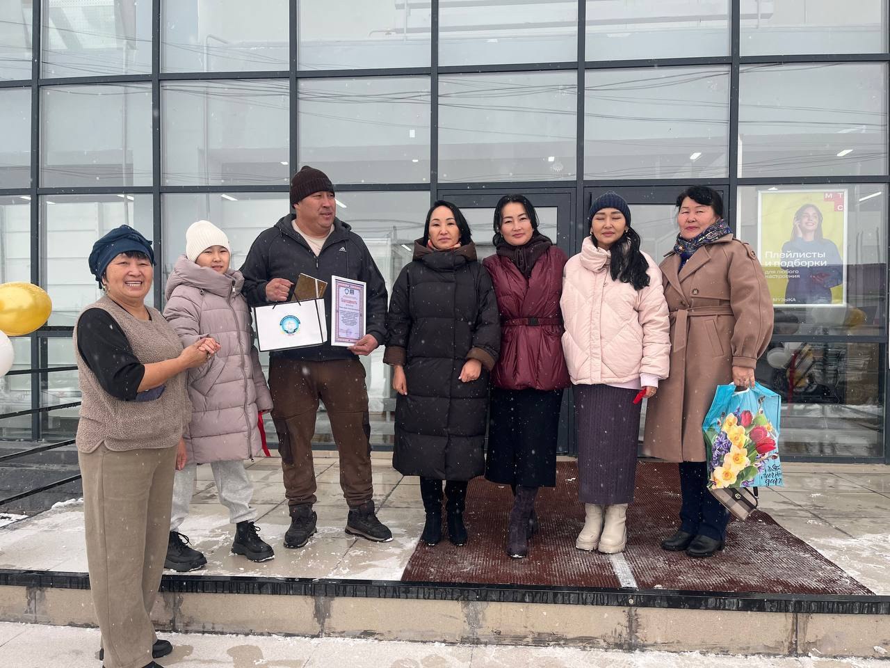 В Барун-Хемчикском районе состоялось торжественное открытие современного торгового центра, расположенного на улице Буян-Бадыргы В Барун-Хемчикском районе состоялось торжественное открытие современного торгового центра, расположенного на улице Буян-Бадыргы