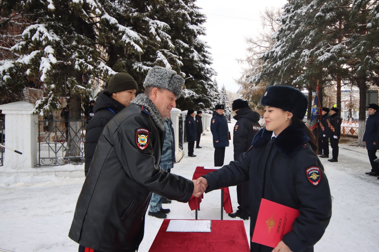 В МВД по Республике Тыва состоялось торжественное мероприятие, приуроченное ко Дню сотрудников органов внутренних дел В МВД по Республике Тыва состоялось торжественное мероприятие, приуроченное ко Дню сотрудников органов внутренних дел