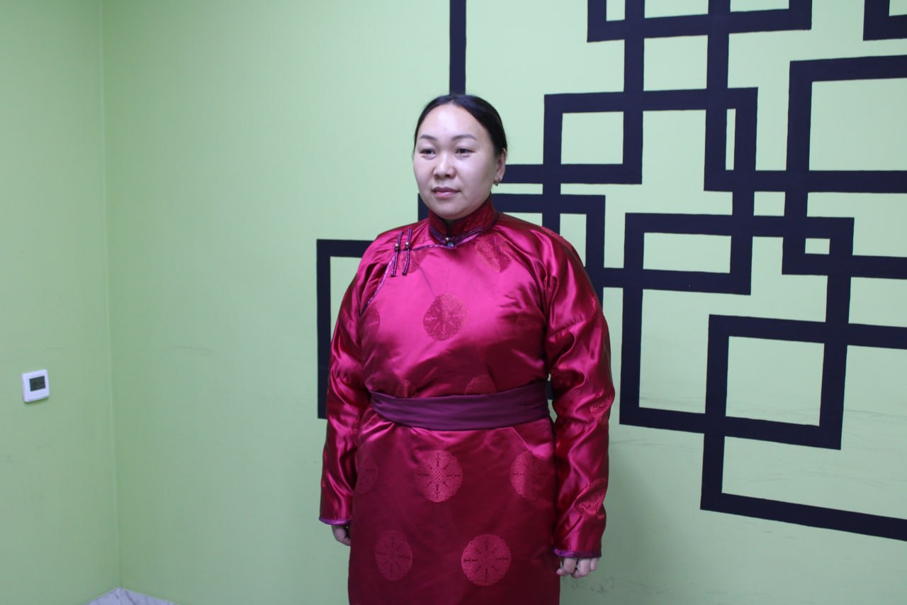 Жены и матери героев СВО обучились пошиву тувинского национального тона Жены и матери героев СВО обучились пошиву тувинского национального тона