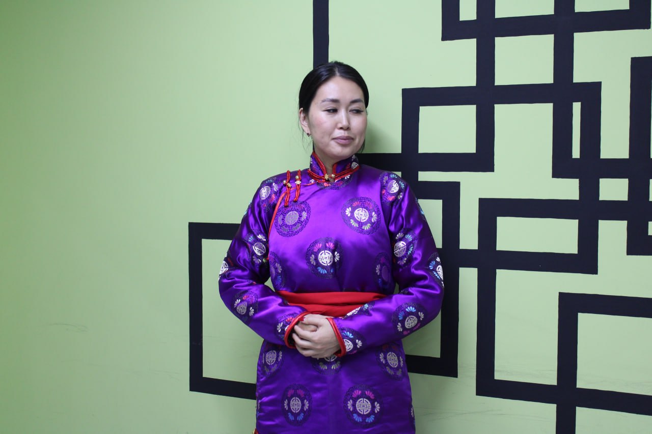 Жены и матери героев СВО обучились пошиву тувинского национального тона Жены и матери героев СВО обучились пошиву тувинского национального тона