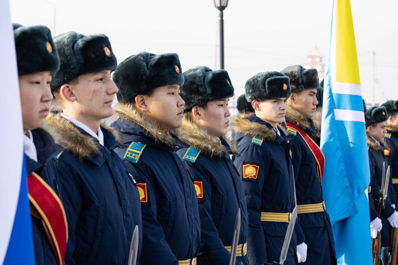 В Туве открыли памятник легендарным минометчикам братьям Шумовым В Туве открыли памятник легендарным минометчикам братьям Шумовым