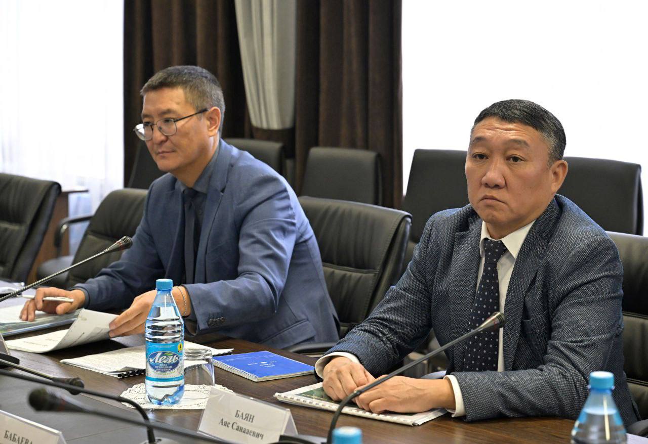 Глава Тувы встретился с руководством «Тардан Голд» Глава Тувы встретился с руководством «Тардан Голд»