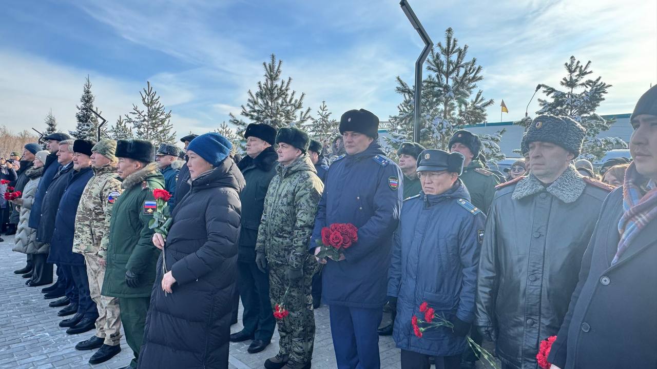 Заместитель прокурора Республики Тыва Владимир Родин принял участие в торжественном открытии памятных мест, посвященных героям разных поколений Заместитель прокурора Республики Тыва Владимир Родин принял участие в торжественном открытии памятных мест, посвященных героям разных поколений