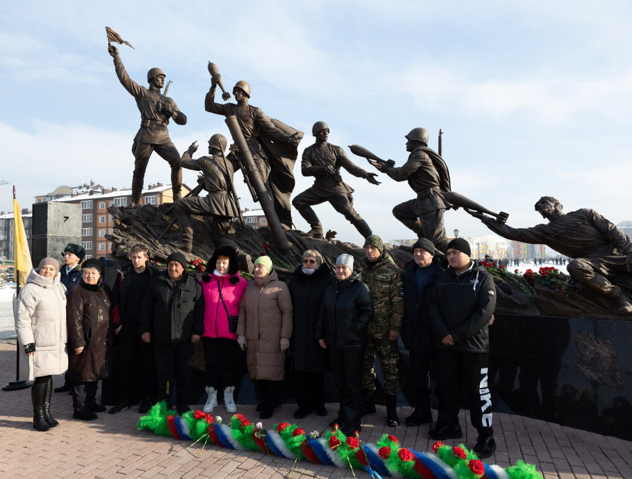 В Туве открыли памятник легендарным минометчикам братьям Шумовым В Туве открыли памятник легендарным минометчикам братьям Шумовым