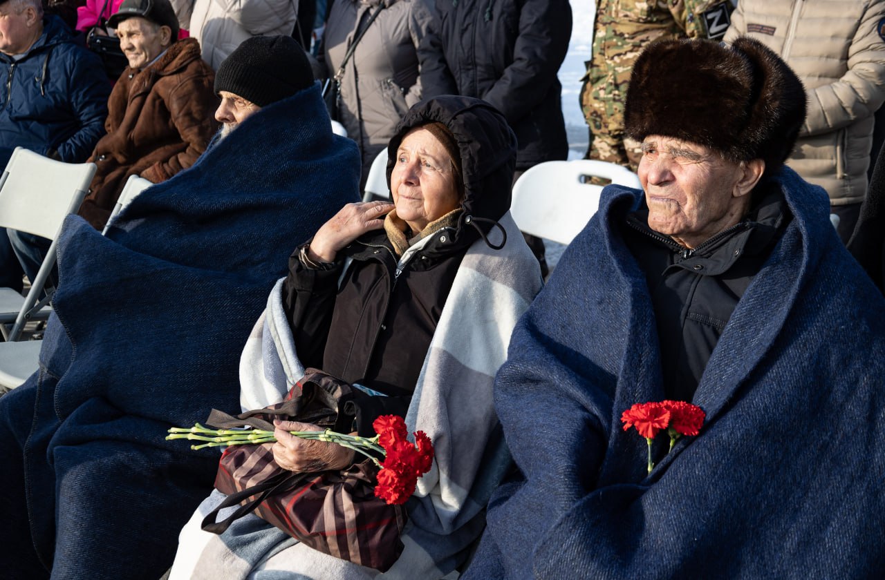 В Туве открыли памятник легендарным минометчикам братьям Шумовым В Туве открыли памятник легендарным минометчикам братьям Шумовым