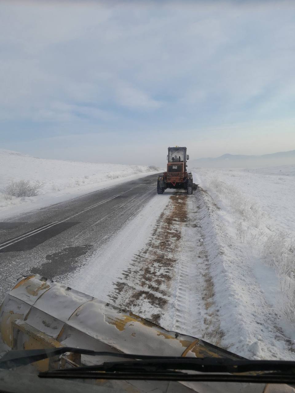В Туве продолжаются работы по зимнему содержанию автодорог регионального и федерального значения В Туве продолжаются работы по зимнему содержанию автодорог регионального и федерального значения