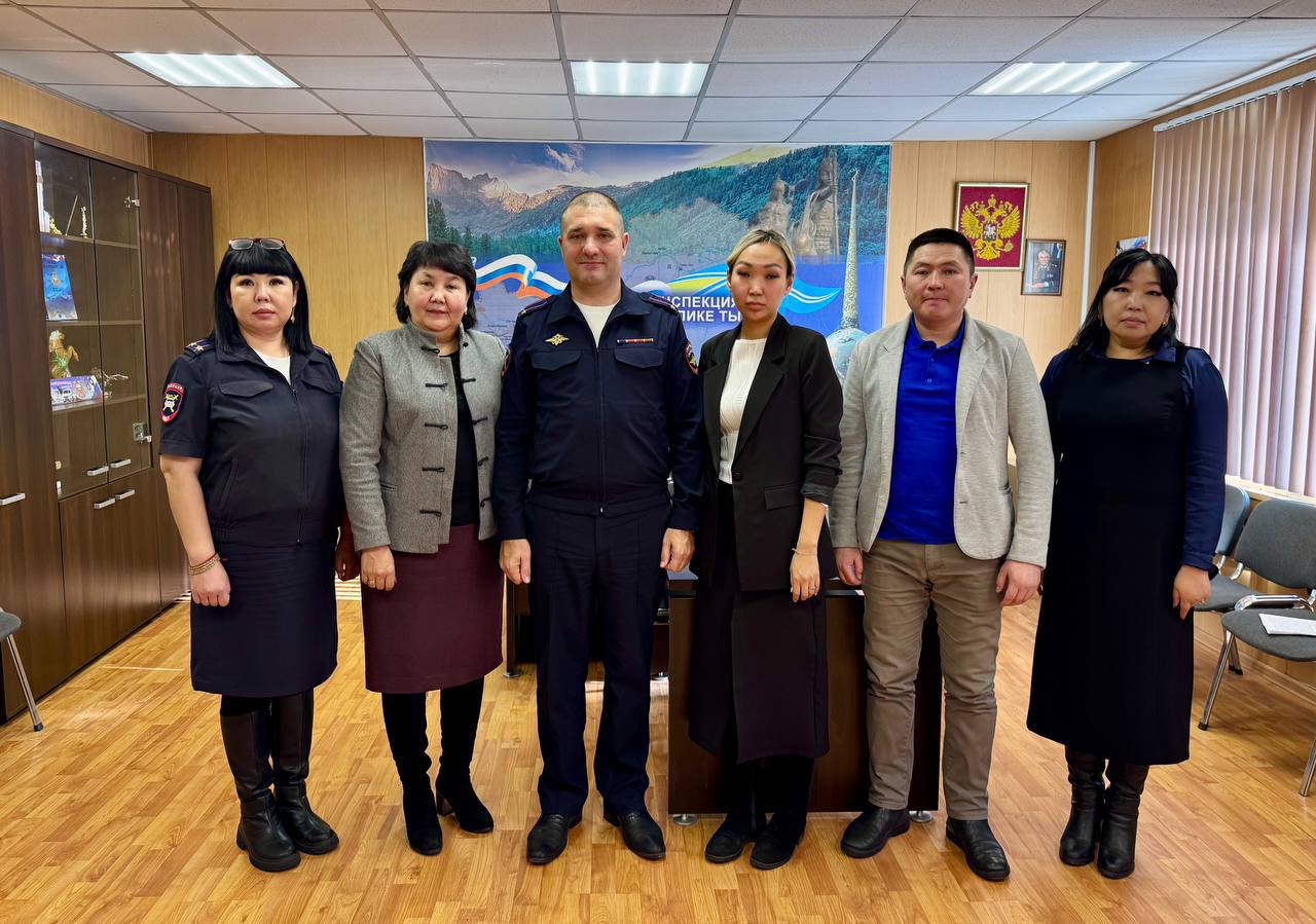 В Госавтоинспекции Тувы состоялся брифинг В Госавтоинспекции Тувы состоялся брифинг