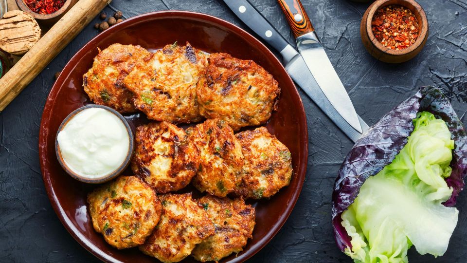 Котлеты по рецепту Пугачевой получатся нежными и сочными: нужен один секретный ингредиент