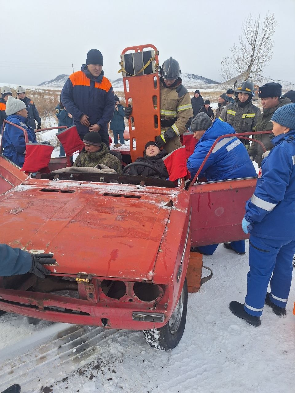 Спасатели Тувы провели учение на федеральной трассе «Енисей» Спасатели Тувы провели учение на федеральной трассе «Енисей»