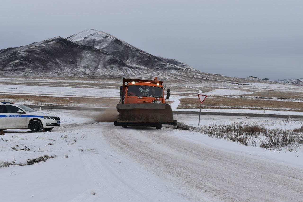 Спасатели Тувы провели учение на федеральной трассе «Енисей» Спасатели Тувы провели учение на федеральной трассе «Енисей»