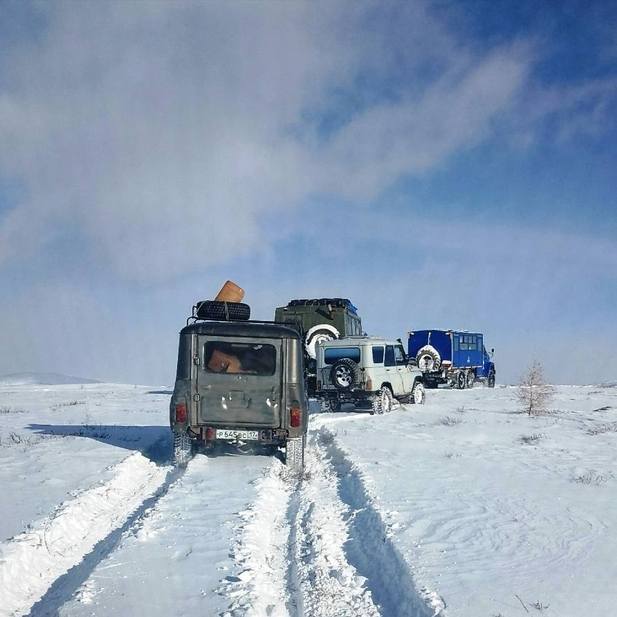 Тере-Хл кожуунну чагырга даргазы Вячеслав Мижит чагыс чер чурттугларын ырак-узак, тайга-сыннар ажып эртер черлерже чоруурда серемчилелдиг болурун чагаан Тере-Хл кожуунну чагырга даргазы Вячеслав Мижит чагыс чер чурттугларын ырак-узак, тайга-сыннар ажып эртер черлерже чоруурда серемчилелдиг болурун чагаан
