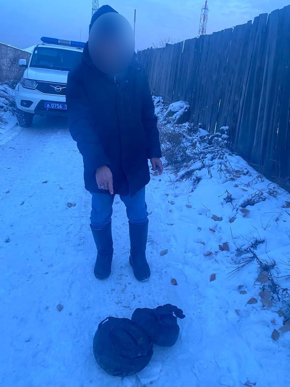 В Кызыле сотрудниками патрульно-постовой службы был задержан мужчина по подозрению в незаконном хранении гашиша