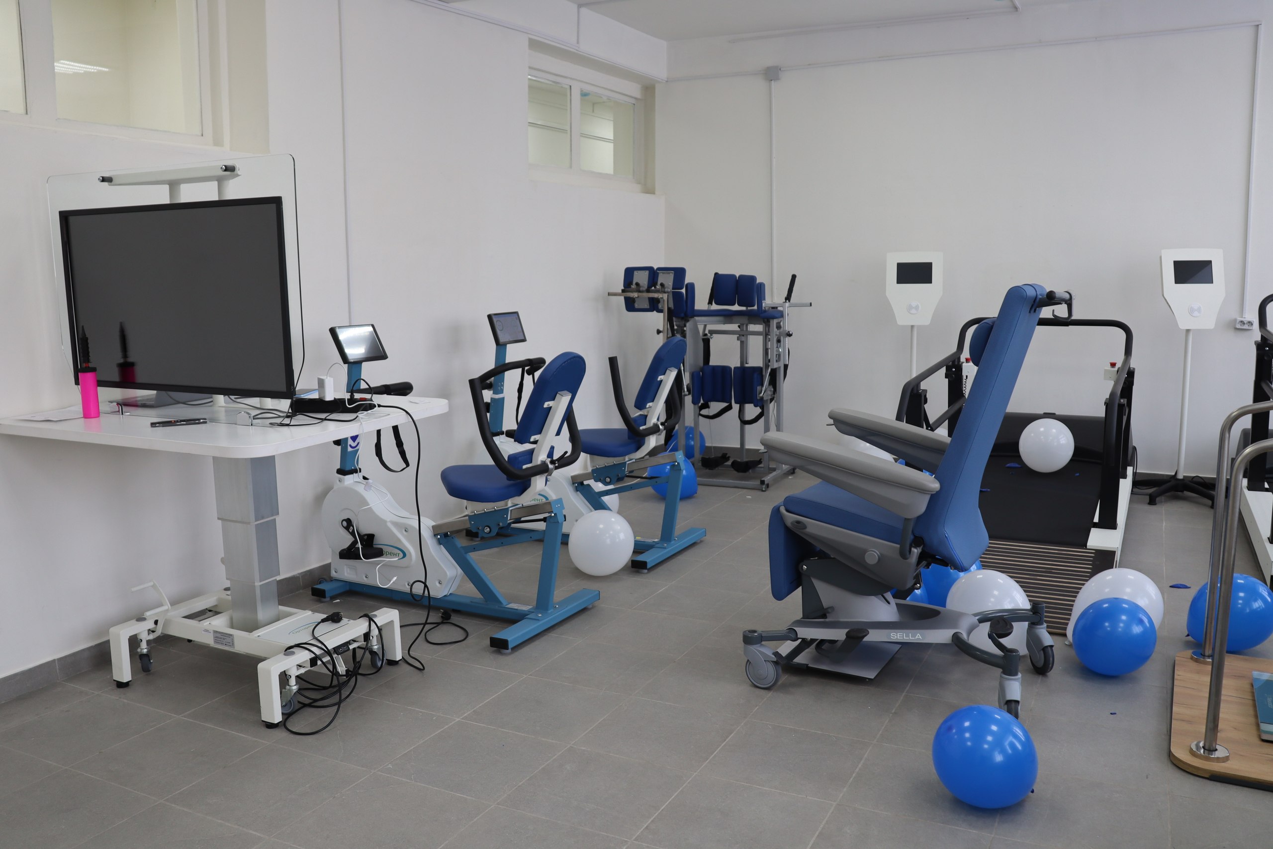 В Дзун-Хемчикском медицинском многофункциональном центре (ММЦ) состоялось официальное открытие реабилитационного отделения в здании хирургического отделения, которое недавно было капитально отремонтировано в рамках программы... В Дзун-Хемчикском медицинском многофункциональном центре (ММЦ) состоялось официальное открытие реабилитационного отделения в здании хирургического отделения, которое недавно было капитально отремонтировано в рамках программы...