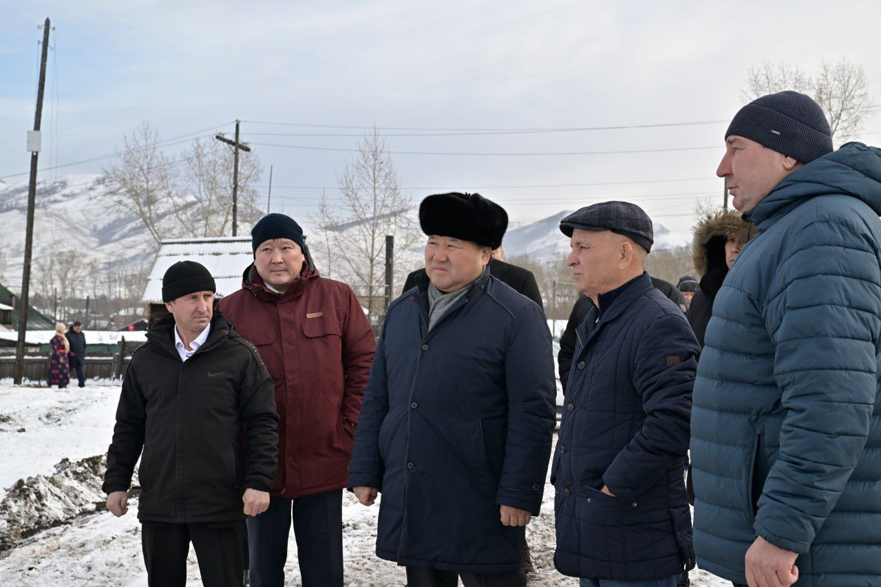 Глава Тувы проверил ход строительства новой школы и многоквартирного дома в Туране Глава Тувы проверил ход строительства новой школы и многоквартирного дома в Туране