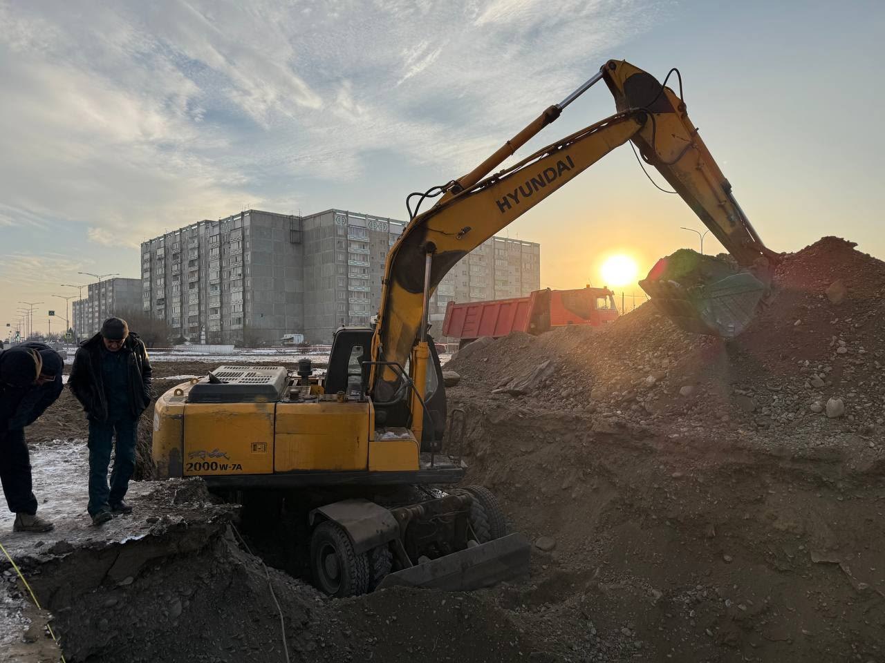 В Кызыле начали устранять аварию в канализационном коллекторе В Кызыле начали устранять аварию в канализационном коллекторе