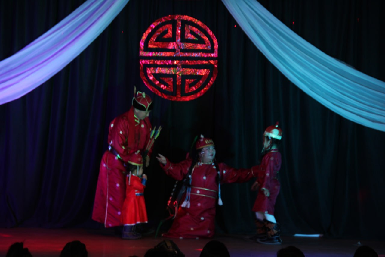 Орлана Дамба представит Чаа-Хольский район на республиканском конкурсе матерей в Туве Орлана Дамба представит Чаа-Хольский район на республиканском конкурсе матерей в Туве