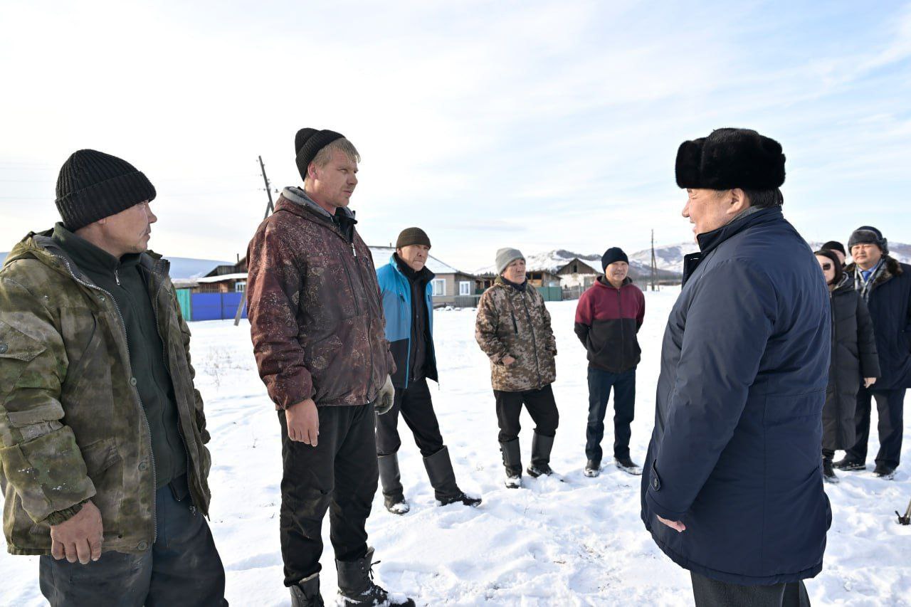 Глава Тувы проинспектировал обновленный Дом культуры и строительство спортзала в селе Уюк Глава Тувы проинспектировал обновленный Дом культуры и строительство спортзала в селе Уюк