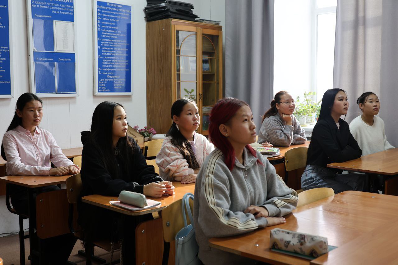 В школах и СУЗах Тувы состоялась «Патриотическая неделя» В школах и СУЗах Тувы состоялась «Патриотическая неделя»