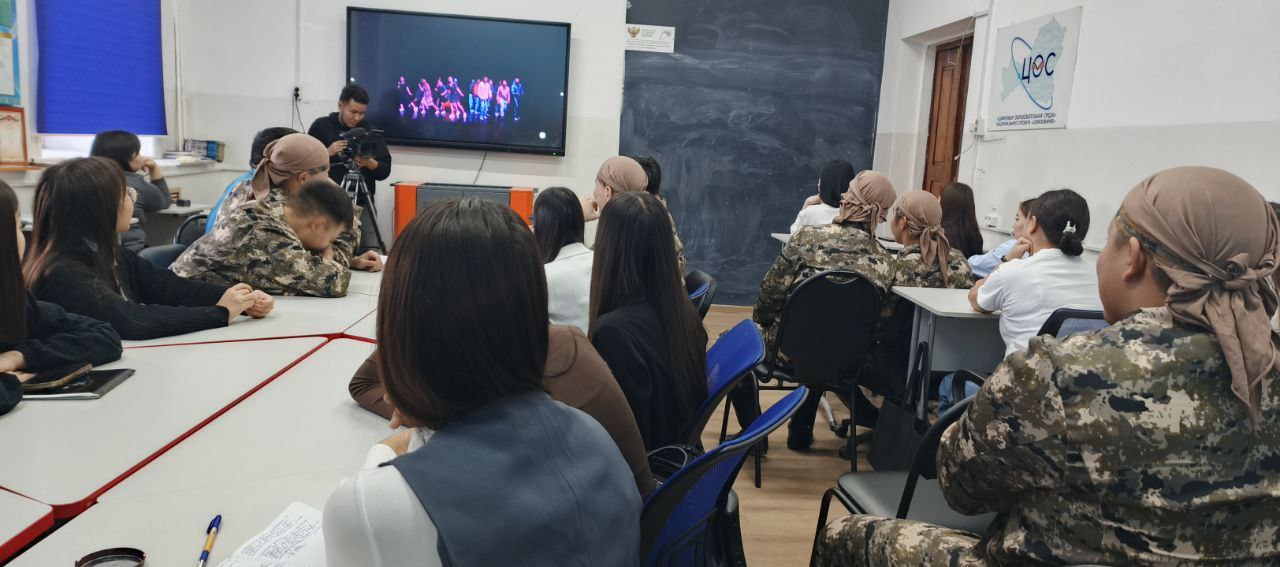 В школах и СУЗах Тувы состоялась «Патриотическая неделя» В школах и СУЗах Тувы состоялась «Патриотическая неделя»