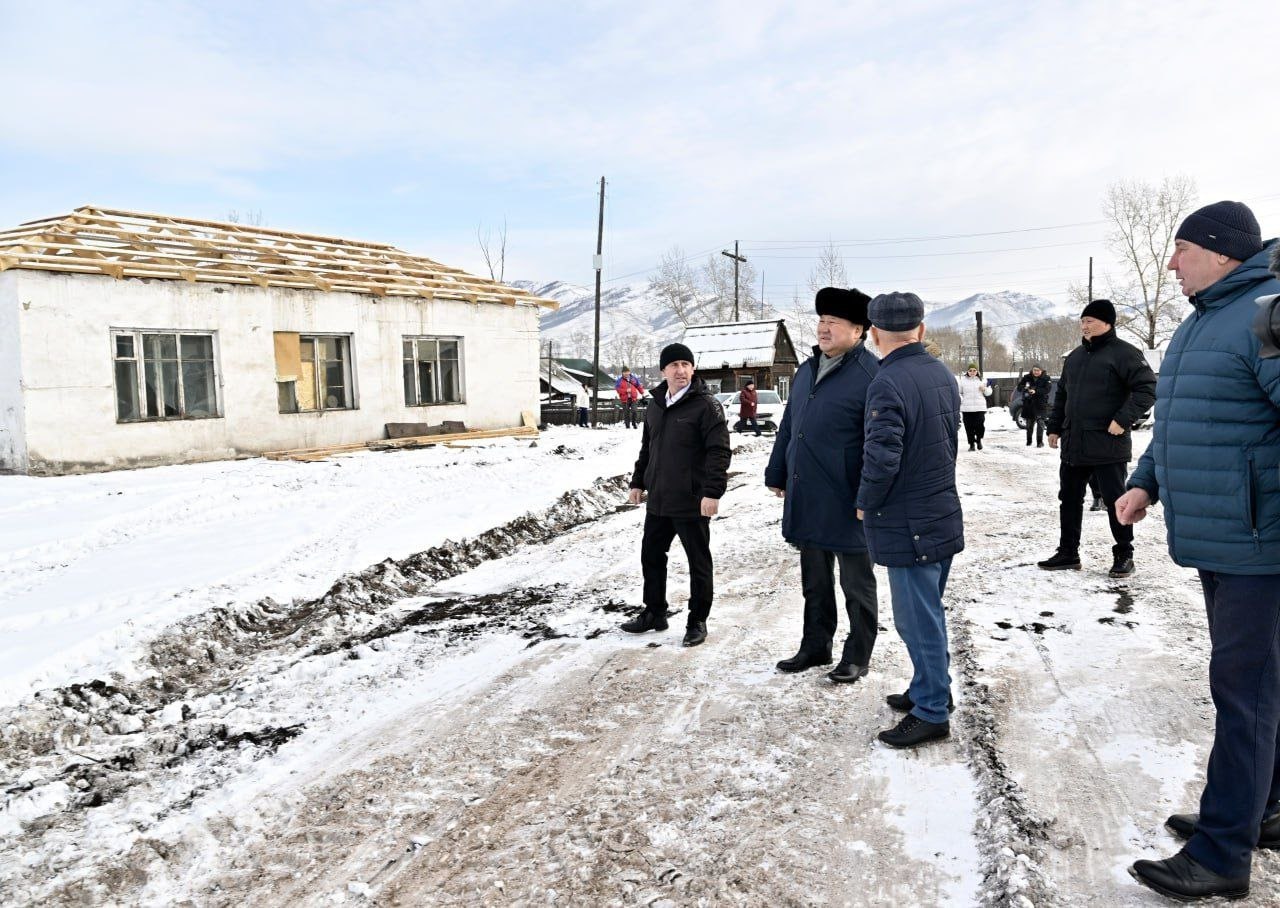 Во время рабочей командировки в Пий-Хемский кожуун Глава Тувы проинспектировал ход строительства школы на 825 мест в г. Туране. Объект возводится по национальному проекту «Молодежь и дети»