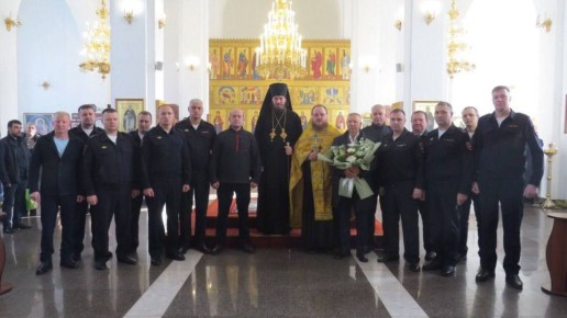 16 ноября 2025 года, в Неделю 23-ю по Пятидесятнице, в Воскресенском кафедральном соборе г. Кызыла были совершены Всенощное бдение и Божественная литургия