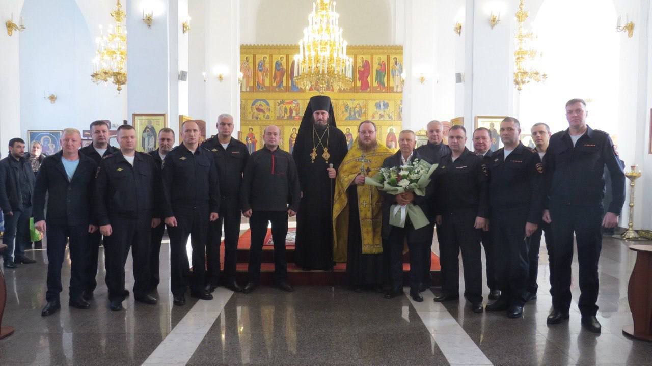 16 ноября 2025 года, в Неделю 23-ю по Пятидесятнице, в Воскресенском кафедральном соборе г. Кызыла были совершены Всенощное бдение и Божественная литургия