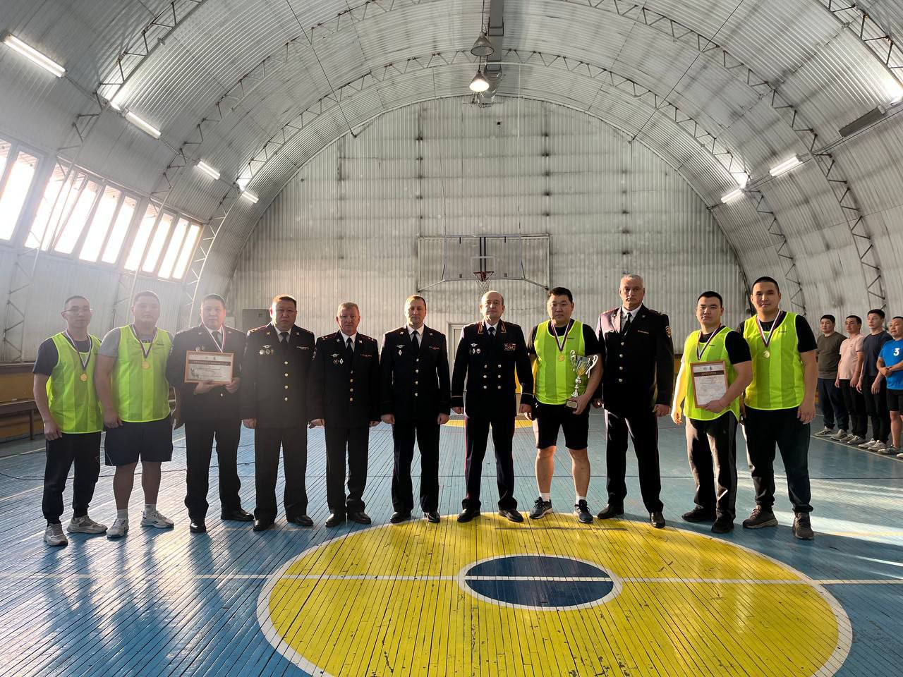 В МВД по Республике Тыва прошло торжественное мероприятие, посвященное 102-й годовщине службы участковых уполномоченных полиции В МВД по Республике Тыва прошло торжественное мероприятие, посвященное 102-й годовщине службы участковых уполномоченных полиции