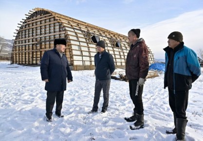 Тываны Баштыы к суурда чаартынган культура бажыы биле туттунуп турар спорт залын хынаан