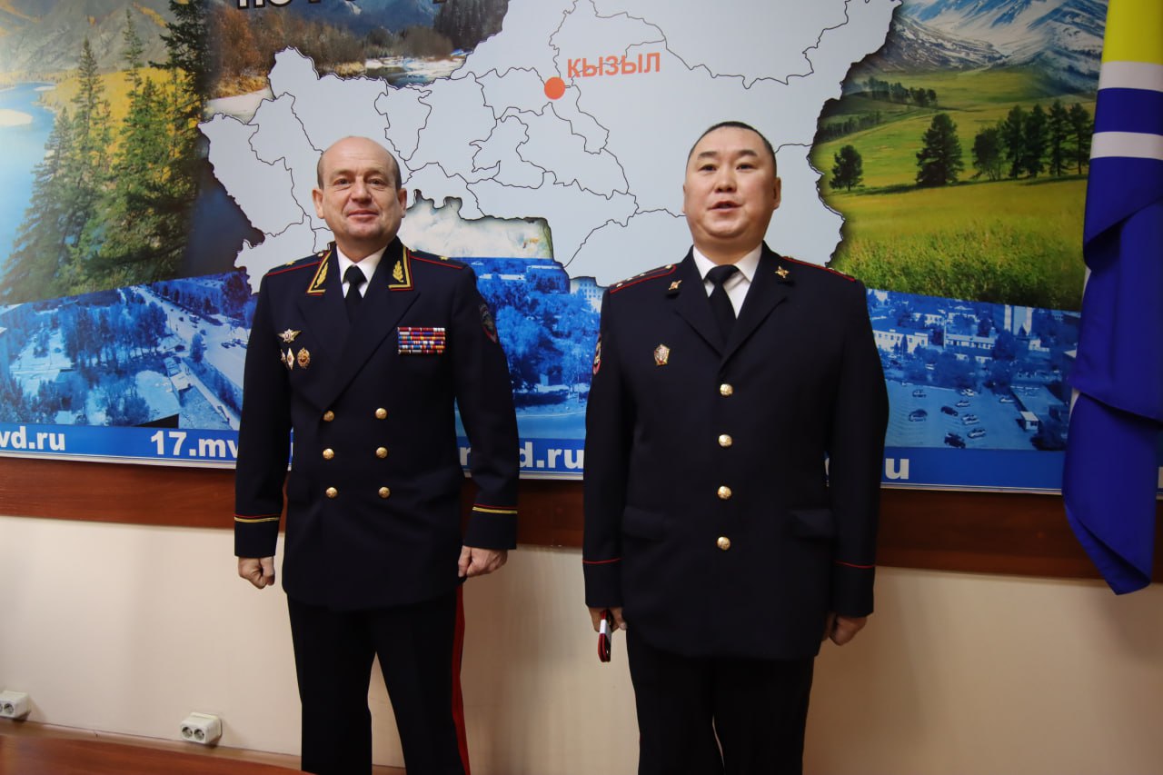 В МВД по Республике Тыва награждены отличившиеся сотрудники и работники государственного органа В МВД по Республике Тыва награждены отличившиеся сотрудники и работники государственного органа