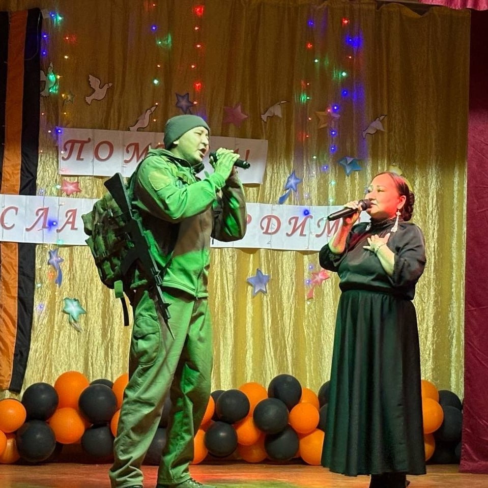 Кым-даа, ч-даа уттундурбаан: Маадырларга мгейиг Кым-даа, ч-даа уттундурбаан: Маадырларга мгейиг