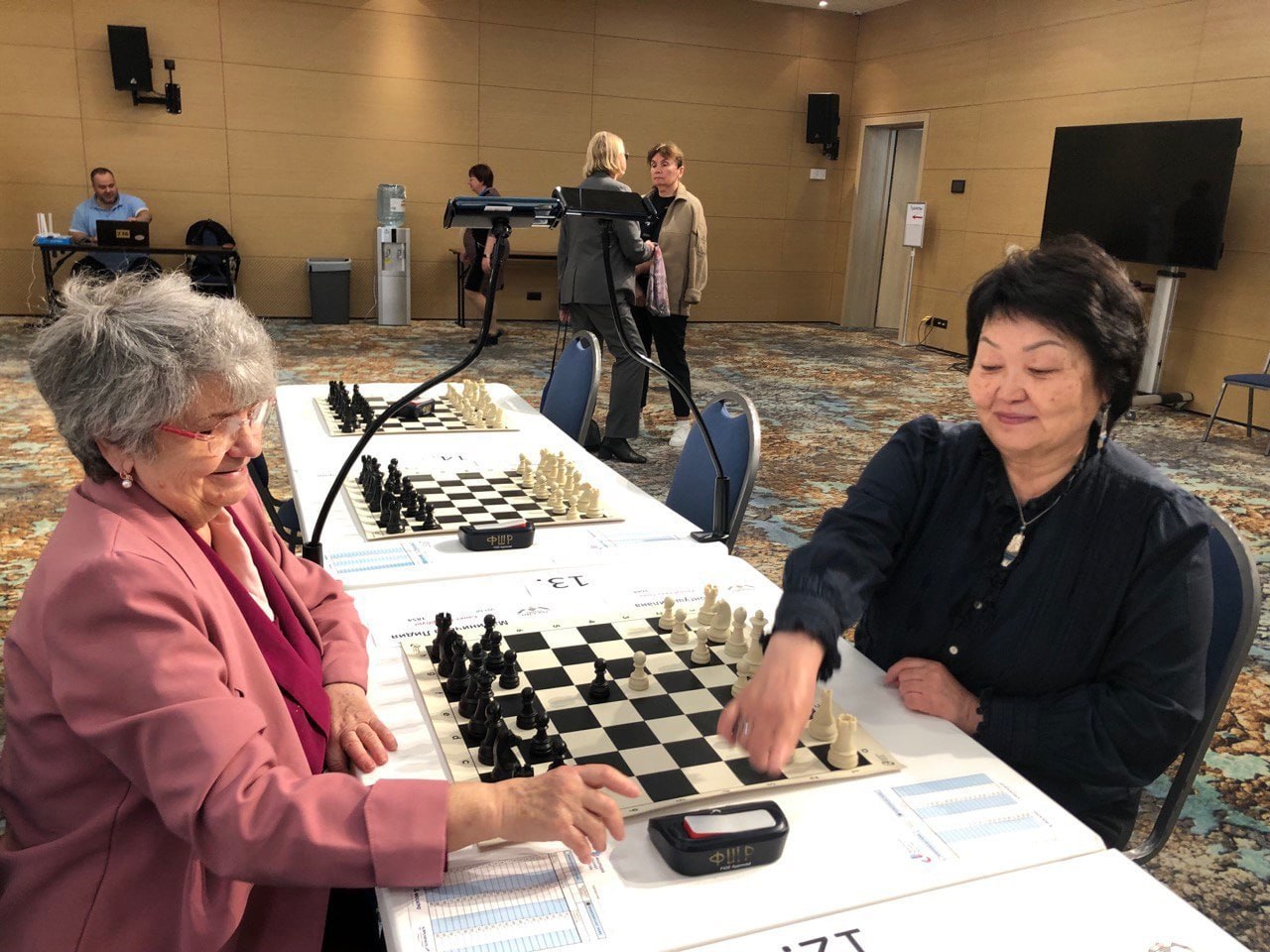 Учителя математики из Тувы представляют республику на первенстве России по шахматам среди ветеранов в Сочи Учителя математики из Тувы представляют республику на первенстве России по шахматам среди ветеранов в Сочи