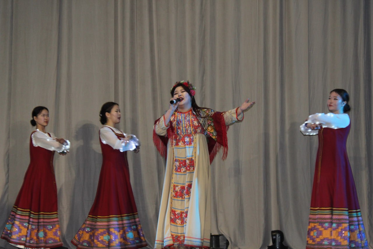 Тувинский технологический техникум отметил 50-летний юбилей Тувинский технологический техникум отметил 50-летний юбилей