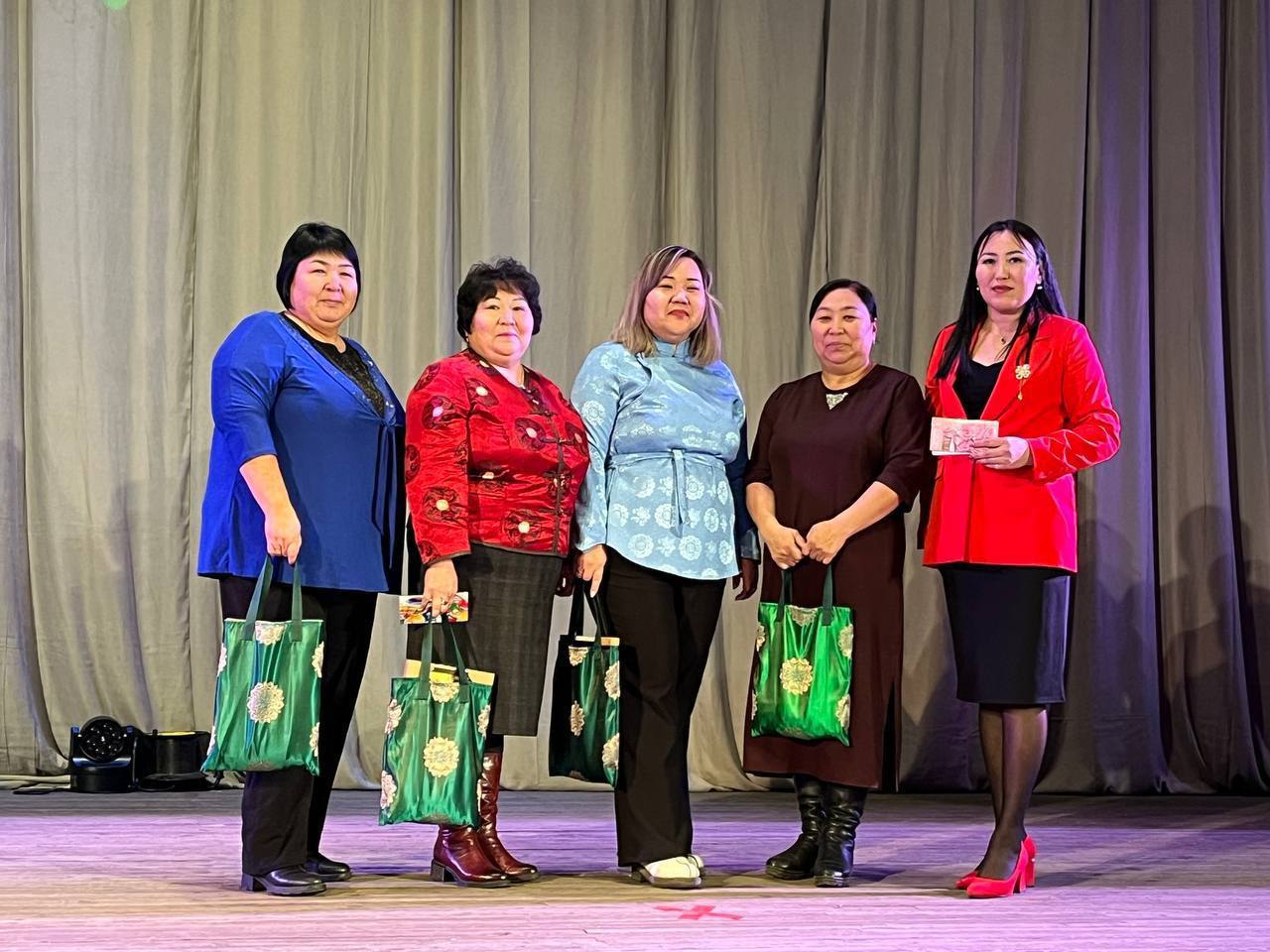 Детский сад «Малышок» г. Чадана отметил 80-летний юбилей Детский сад «Малышок» г. Чадана отметил 80-летний юбилей