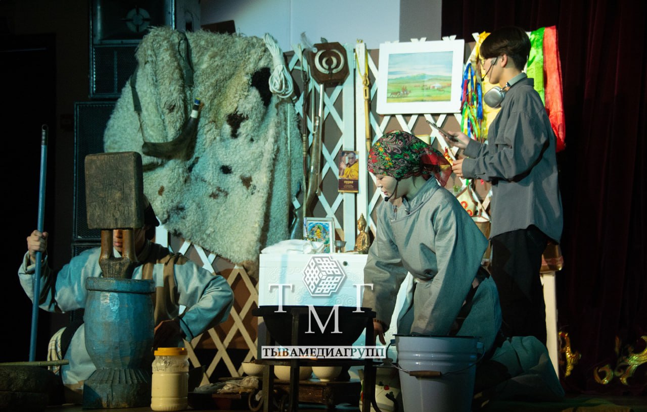 В Кызыле проходит масштабный фестиваль «Богатство России», объединивший более 400 участников В Кызыле проходит масштабный фестиваль «Богатство России», объединивший более 400 участников