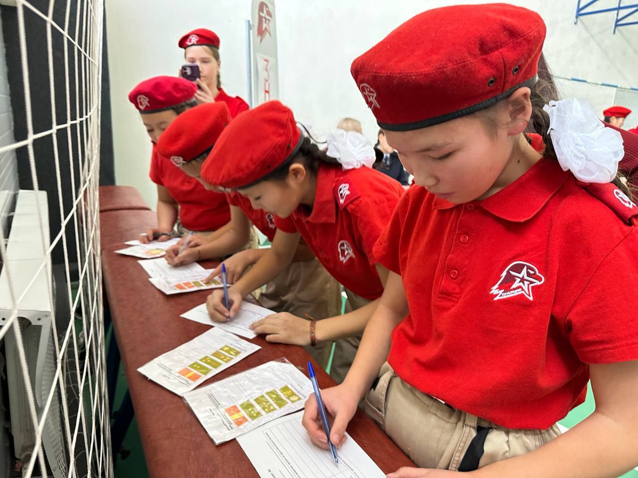 В Туве состоялась первая военно-патриотическая игра «Девушки в погонах» В Туве состоялась первая военно-патриотическая игра «Девушки в погонах»