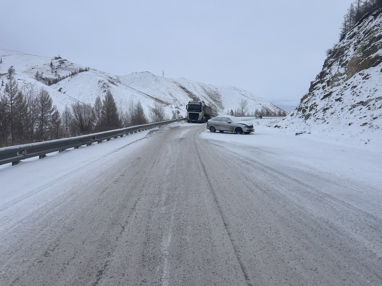 В местечке Беграда на территории Пий-Хемского района устанавливаются обстоятельства ДТП, в котором пострадали 2 человека В местечке Беграда на территории Пий-Хемского района устанавливаются обстоятельства ДТП, в котором пострадали 2 человека