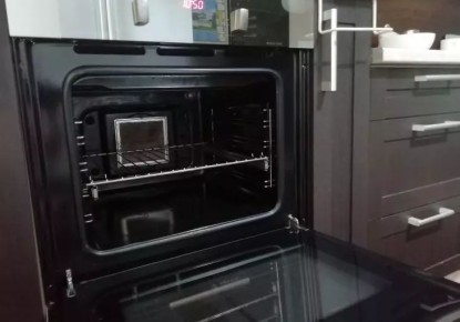 Как отмыть духовку за 10 минут без химии: трюк с содой, который работает