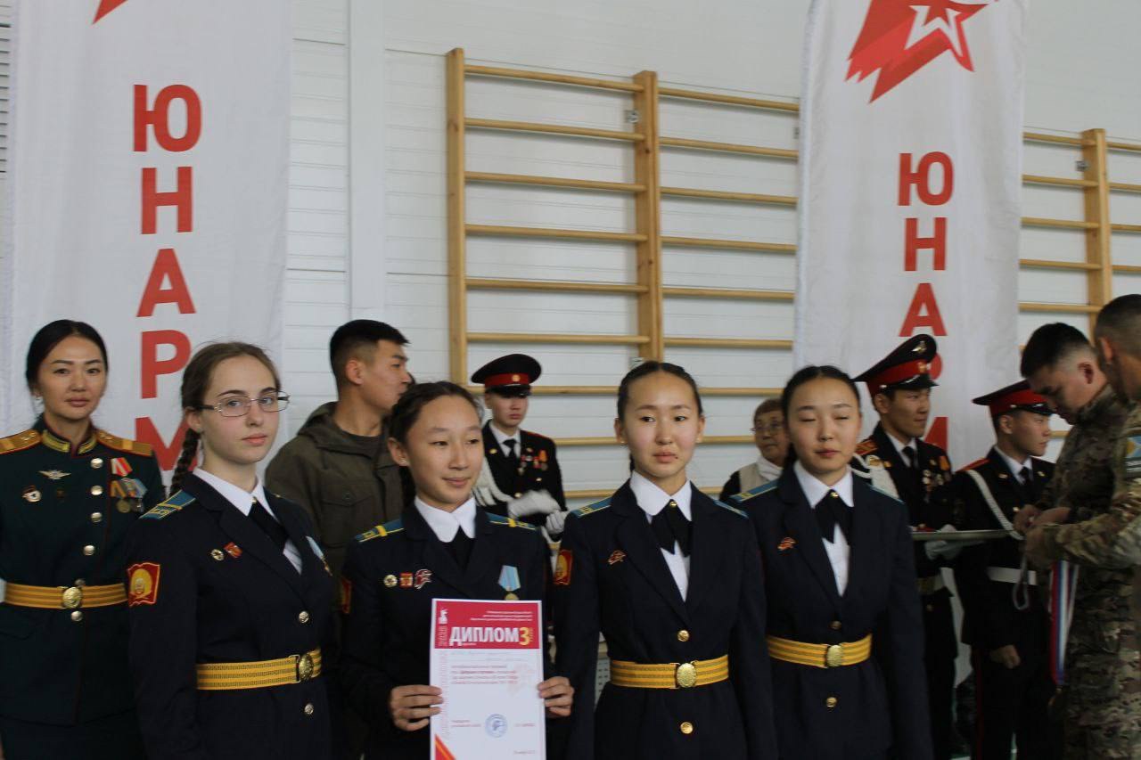 В Кызыле прошла военно-спортивная игра «Девушки в погонах» В Кызыле прошла военно-спортивная игра «Девушки в погонах»