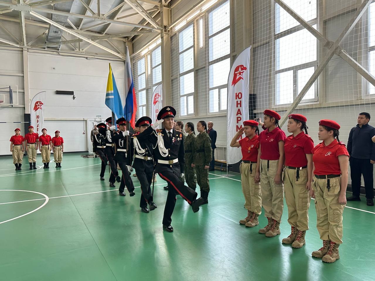 В Туве состоялась первая военно-патриотическая игра «Девушки в погонах» В Туве состоялась первая военно-патриотическая игра «Девушки в погонах»