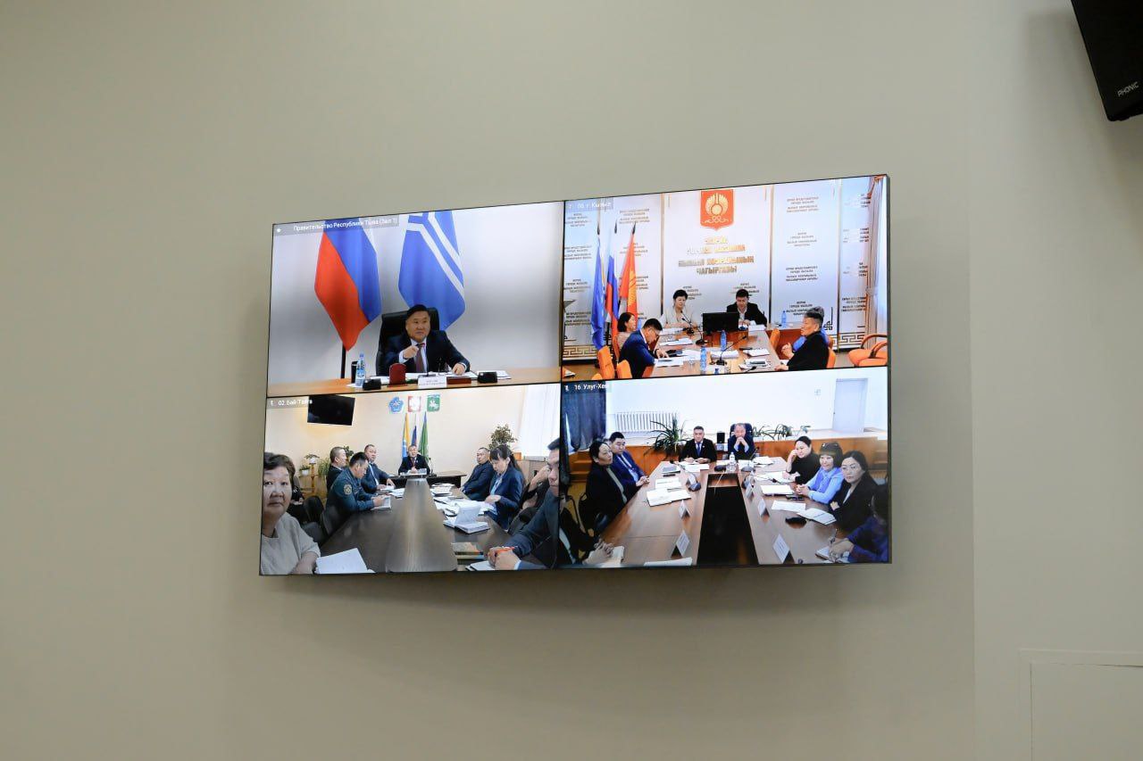 В Туве началась зимовка скота – на зимние пастбища выведено более 960 тысяч голов В Туве началась зимовка скота – на зимние пастбища выведено более 960 тысяч голов