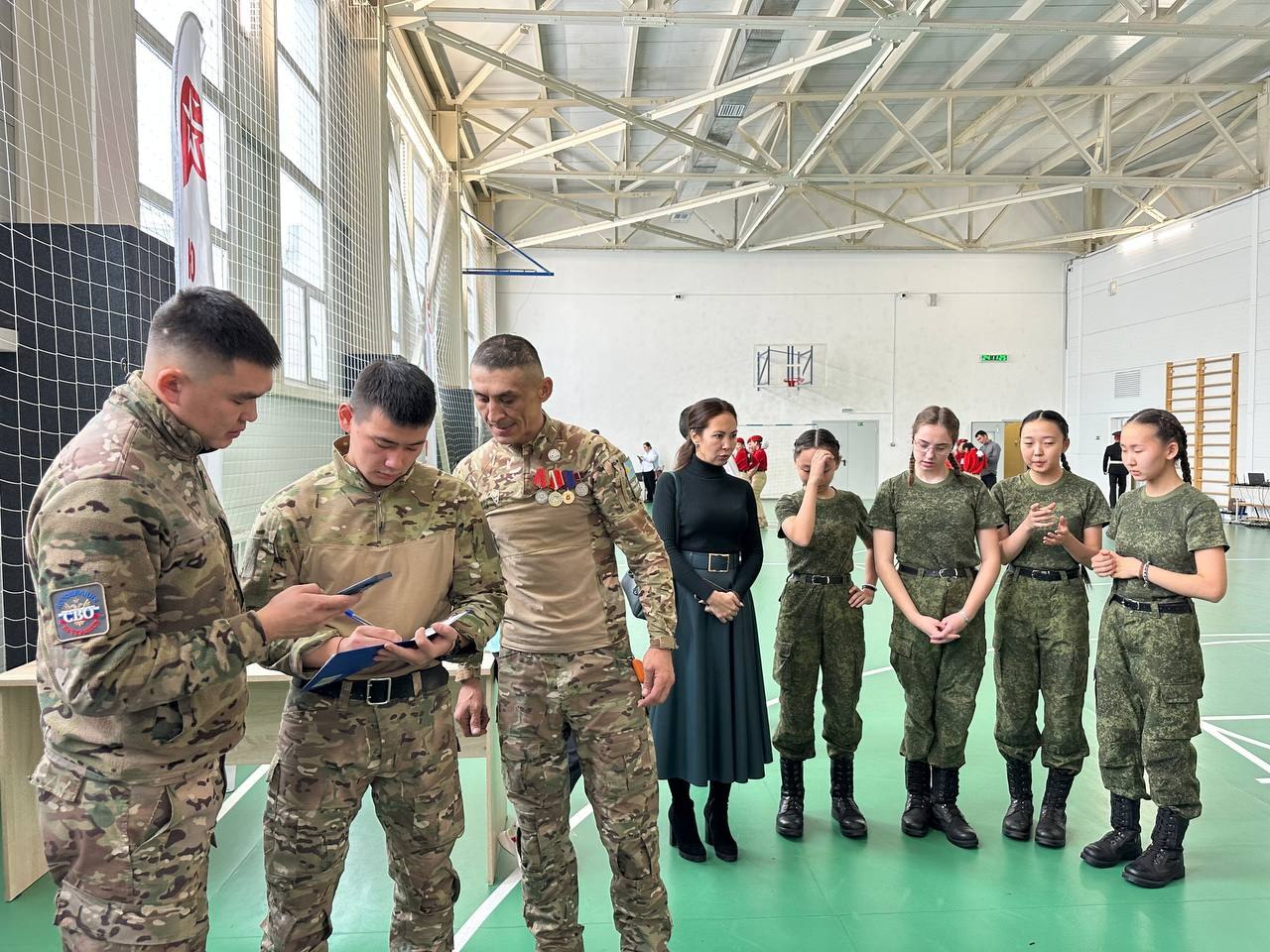 В Туве состоялась первая военно-патриотическая игра «Девушки в погонах» В Туве состоялась первая военно-патриотическая игра «Девушки в погонах»