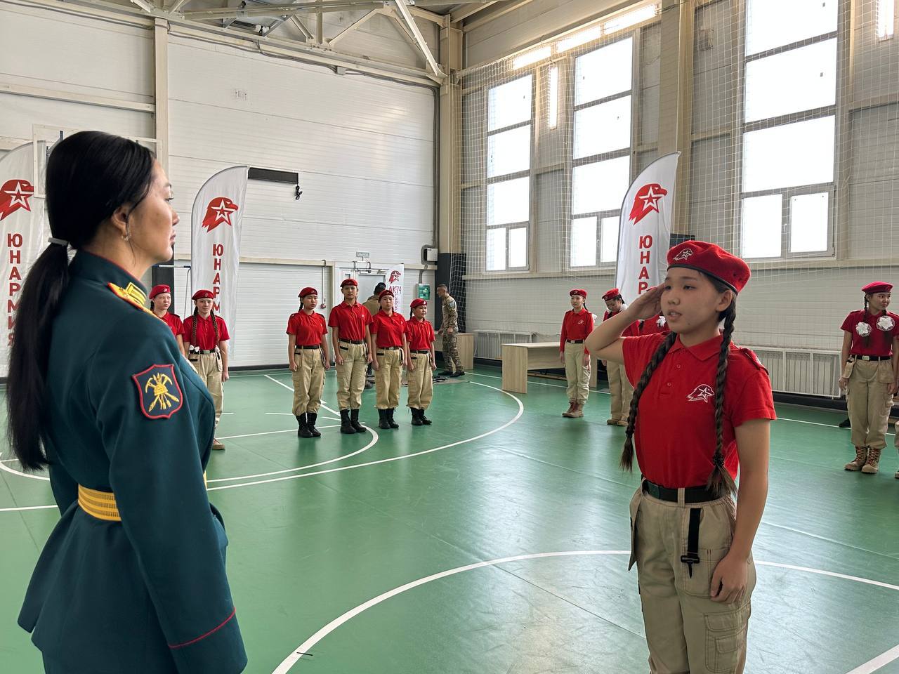 В Туве состоялась первая военно-патриотическая игра «Девушки в погонах»