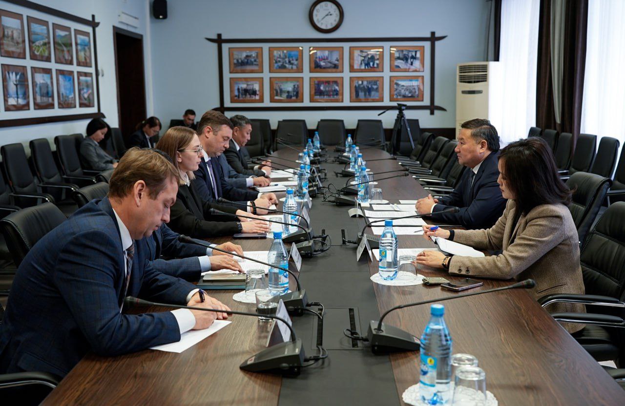 Глава Тувы обсудил с «МегаФоном» ликвидацию цифрового неравенства Глава Тувы обсудил с «МегаФоном» ликвидацию цифрового неравенства