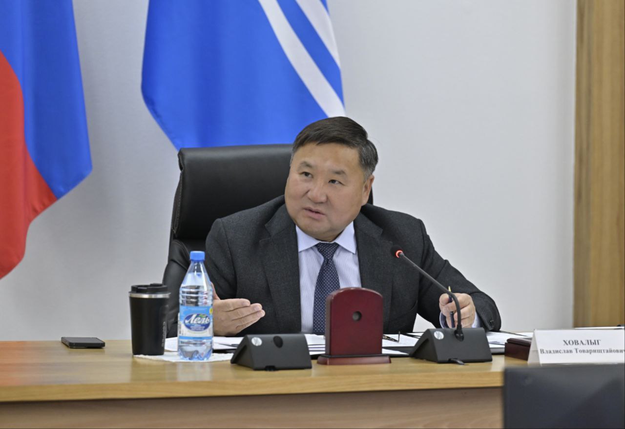 Глава Тувы провел заседание комиссии по безопасности дорожного движения Глава Тувы провел заседание комиссии по безопасности дорожного движения