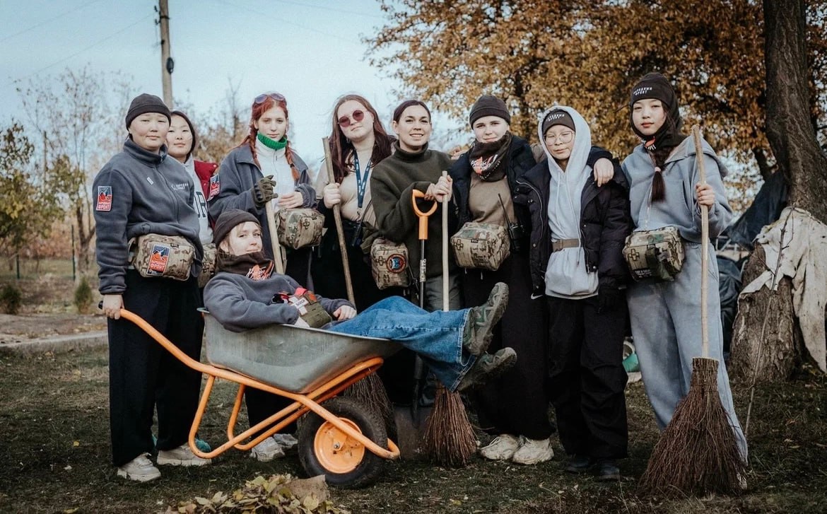 Студенты ТувГУ приняли участие в гуманитарной миссии в новых регионах России с 30 октября по 11 ноября Студенты ТувГУ приняли участие в гуманитарной миссии в новых регионах России с 30 октября по 11 ноября