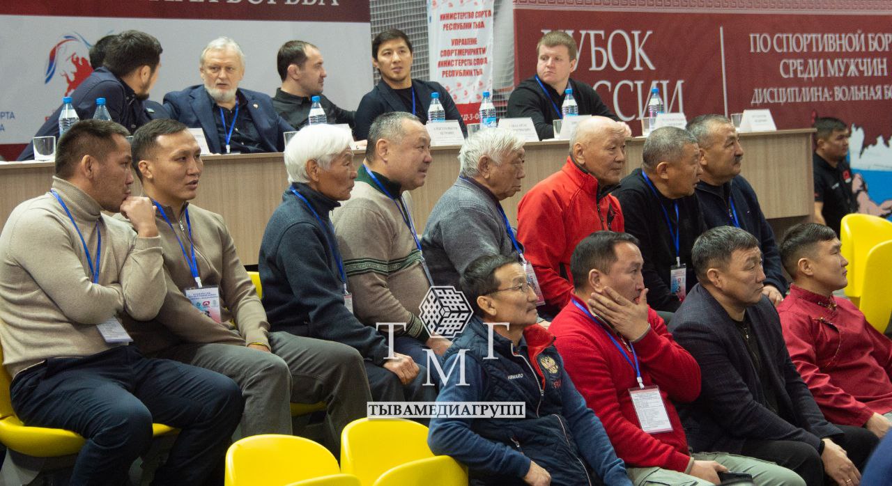 В Туве прошел первый Кубок России по спортивной борьбе В Туве прошел первый Кубок России по спортивной борьбе