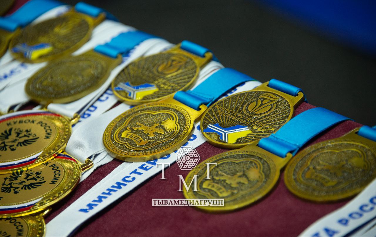 В Туве прошел первый Кубок России по спортивной борьбе В Туве прошел первый Кубок России по спортивной борьбе