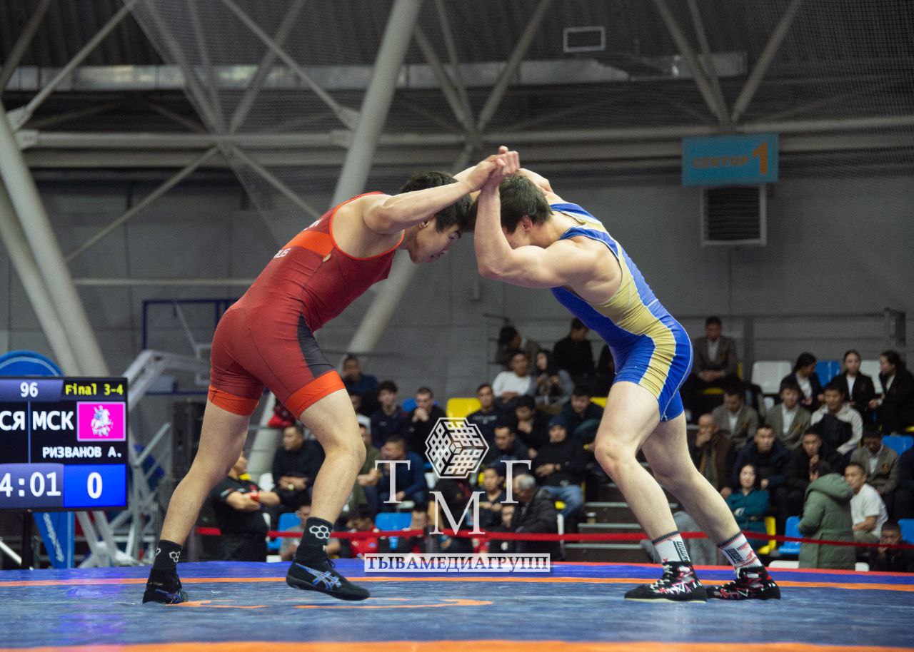 В Туве прошел первый Кубок России по спортивной борьбе В Туве прошел первый Кубок России по спортивной борьбе